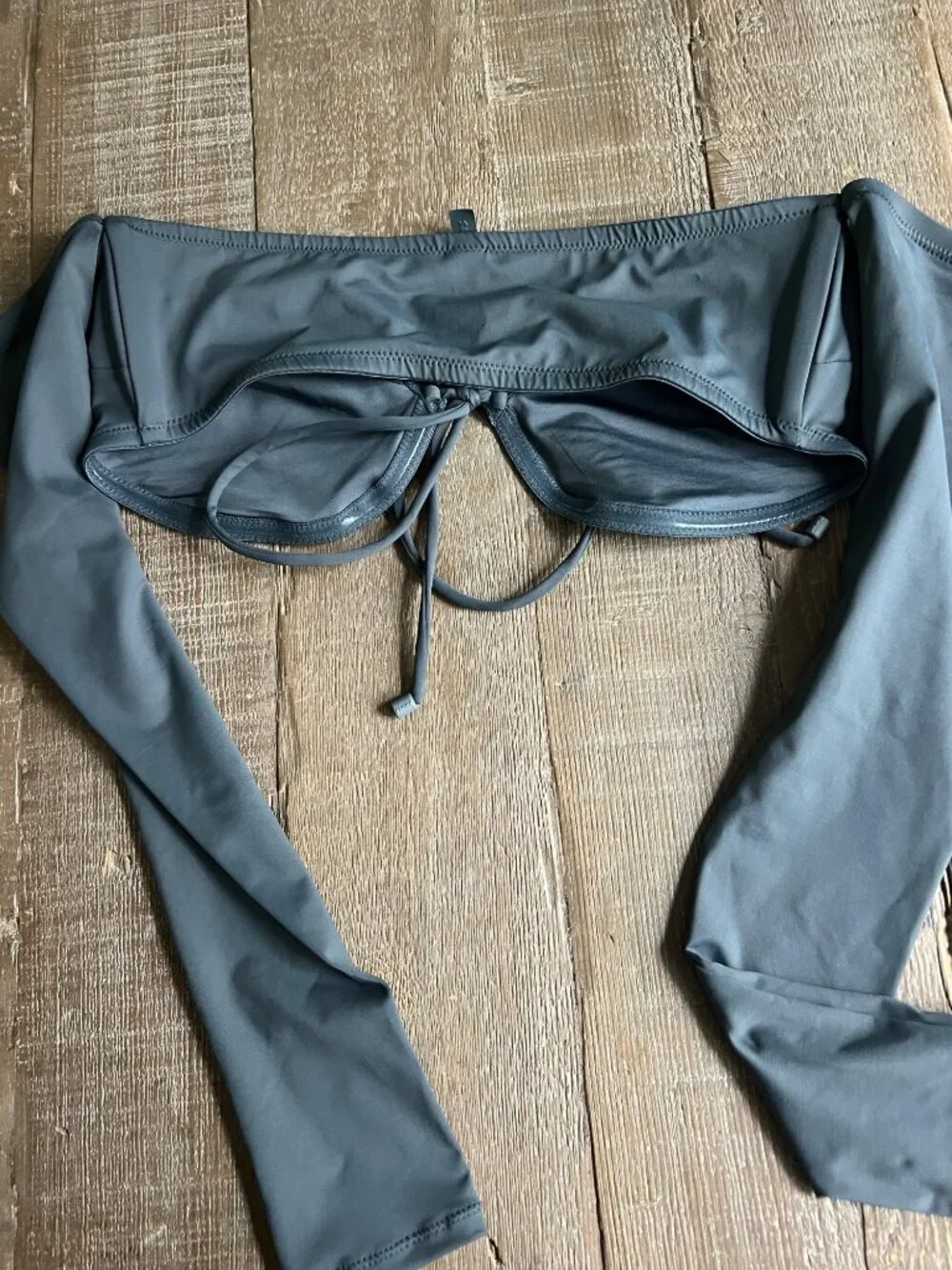 SKIMS SWIM LONG SLEEVE UNDERWIRE BIKINI TOP SIZE M